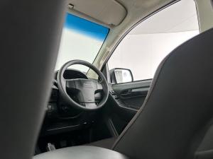 Isuzu D-MAX 250 HO HI-RIDE D/C - Image 9