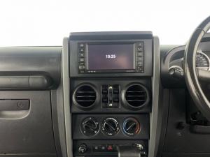 Jeep Wrangler 3.8 Unltd Rubicon automatic - Image 14