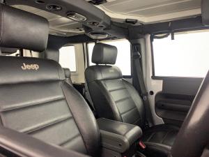 Jeep Wrangler 3.8 Unltd Rubicon automatic - Image 16
