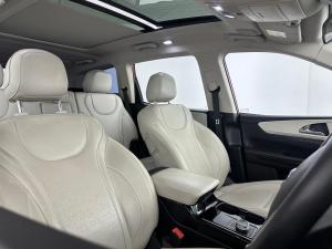 Mahindra XUV 700 2.0 AX7L automatic - Image 19