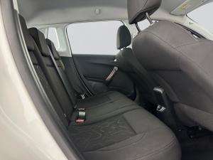Peugeot 2008 1.6 VTiActive - Image 15