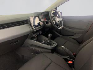 Renault Clio V 1.0T Life - Image 13