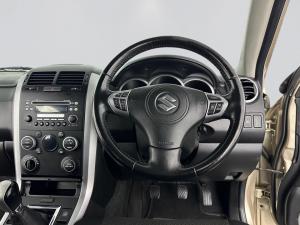 Suzuki Grand Vitara 2.4 - Image 13