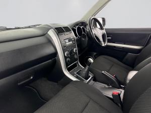 Suzuki Grand Vitara 2.4 - Image 17