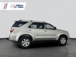 Toyota Fortuner 3.0D-4D Raised Body automatic - Image 6