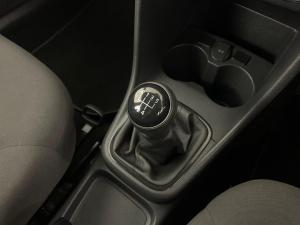 Volkswagen Polo Vivo 1.4 Comfortline - Image 9