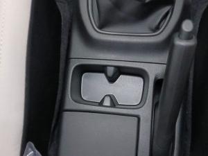 Renault Triber 1.0 Zen auto - Image 21