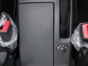 Renault Triber 1.0 Prestige auto - Image 13