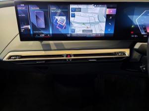 BMW iX xDrive40 - Image 11