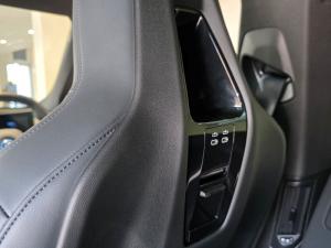 BMW iX xDrive40 - Image 18