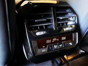 BMW iX xDrive40 - Image 19