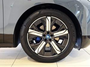 BMW iX xDrive40 - Image 20