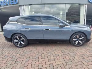 BMW iX xDrive40 - Image 2