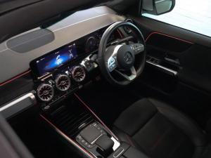 Mercedes-Benz GLB GLB220d 4Matic AMG Line - Image 18