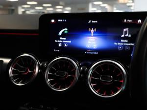 Mercedes-Benz GLB GLB220d 4Matic AMG Line - Image 20