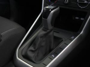 Volkswagen Polo hatch 1.0TSI Life auto - Image 16