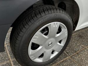 Nissan NP200 1.6i safety pack (aircon) - Image 10