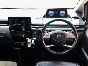 Hyundai Staria 2.2D Luxury - Image 14