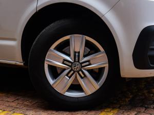 Volkswagen Transporter 2.0TDI Kombi SWB Trendline auto - Image 2