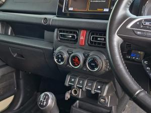 Suzuki Jimny 1.5 GLX AllGrip 3-door manual - Image 10