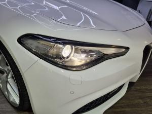 Alfa Romeo Giulia 2.0T Veloce - Image 14