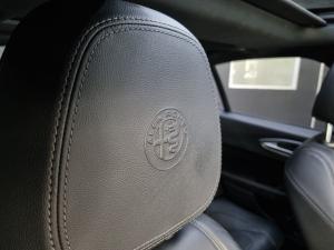 Alfa Romeo Giulia 2.0T Veloce - Image 17