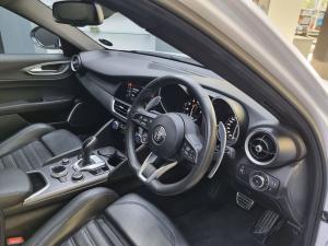Alfa Romeo Giulia 2.0T Veloce - Image 19