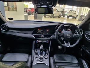 Alfa Romeo Giulia 2.0T Veloce - Image 20
