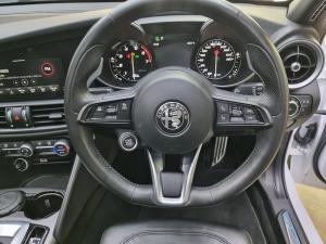 Alfa Romeo Giulia 2.0T Veloce - Image 24