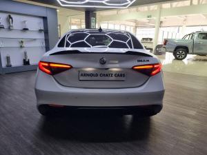 Alfa Romeo Giulia 2.0T Veloce - Image 7