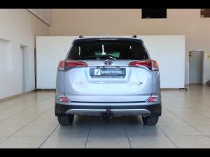 Toyota RAV4 2.2D-4D AWD GX - Image 5