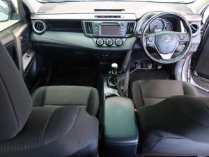 Toyota RAV4 2.2D-4D AWD GX - Image 6