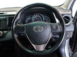 Toyota RAV4 2.2D-4D AWD GX - Image 8
