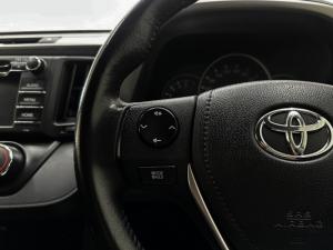 Toyota RAV4 2.2D-4D AWD GX - Image 9
