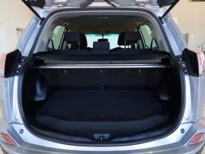 Toyota RAV4 2.2D-4D AWD GX - Image 19