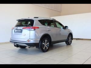 Toyota RAV4 2.2D-4D AWD GX - Image 2