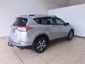 Toyota RAV4 2.2D-4D AWD GX - Image 2