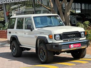 Toyota Land Cruiser 76 2.8GD-6 station wagon LX auto - Image 1