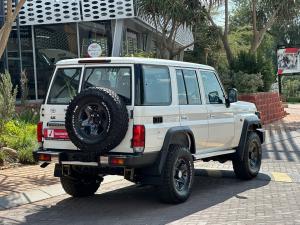 Toyota Land Cruiser 76 2.8GD-6 station wagon LX auto - Image 2