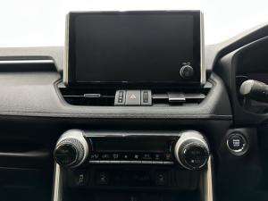 Toyota RAV4 2.0 VX - Image 13