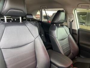Toyota RAV4 2.0 VX - Image 16