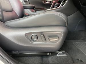 Toyota RAV4 2.0 VX - Image 18