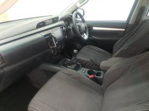 Toyota Hilux 2.4GD-6 double cab Raider manual - Image 7