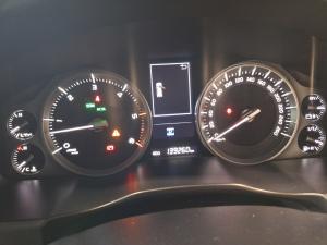 Toyota Land Cruiser 200 4.5D-4D V8 VX-R - Image 11