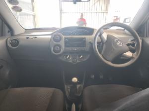 Toyota Etios hatch 1.5 Sprint - Image 6