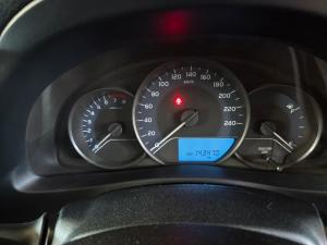 Toyota Corolla Quest 1.8 Plus manual - Image 10