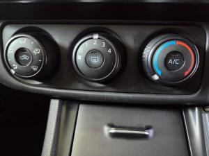 Toyota Corolla Quest 1.8 Plus manual - Image 12