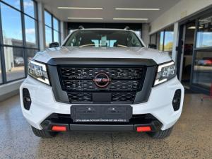 Nissan Navara 2.5DDTI PRO-4X 4X4 automatic D/C - Image 2