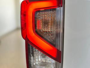 Nissan Navara 2.5DDTI PRO-4X 4X4 automatic D/C - Image 6