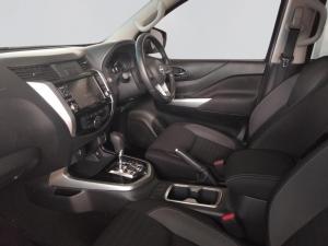 Nissan Navara 2.5D LE 4X2 automatic D/C - Image 3